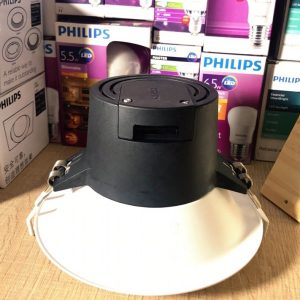 anh chup thuc te den led am tran dn060b