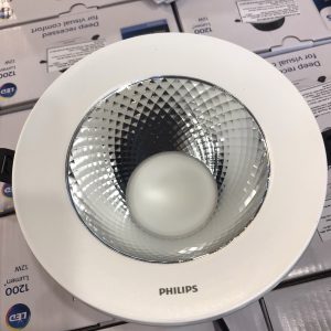 mat truoc den dn350b philips